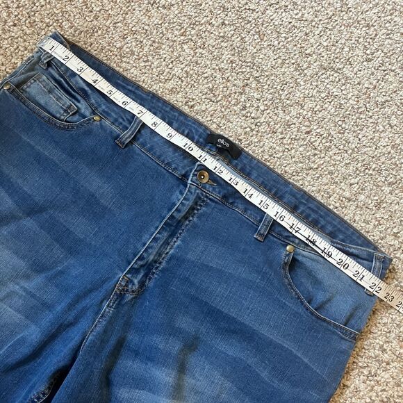 Lot of 2 Denim Shorts Womens Plus Size 24 W Bermuda Casual Stretch 5 Pocket - Picture 12 of 14